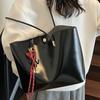 Large-capacity Retro Underarm Bag Fashionable Single-shoulder Large Bag Casual Tote Bag for Class and Commuting