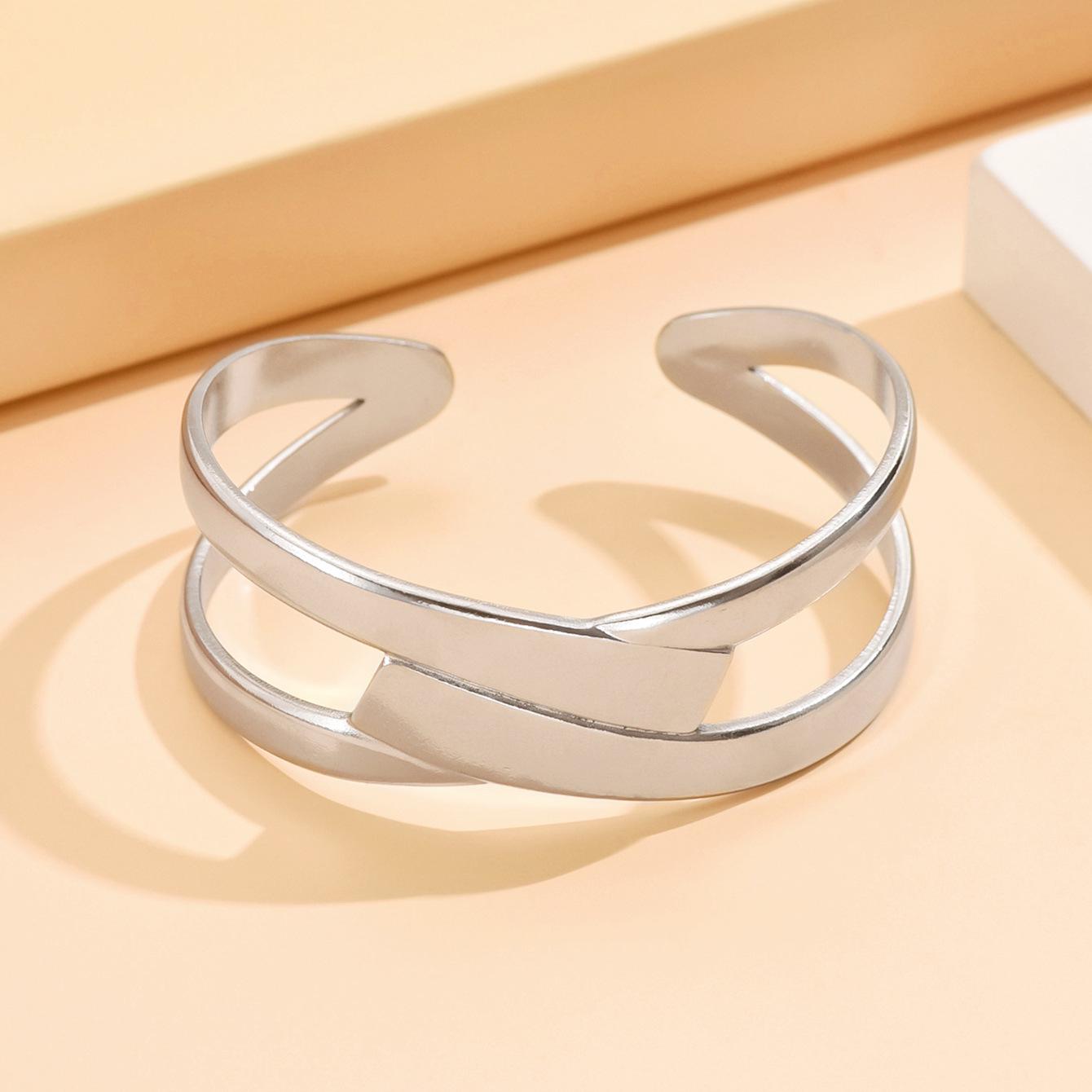 European C-Shaped Stainless Steel Bracelet - Simple and Stylish