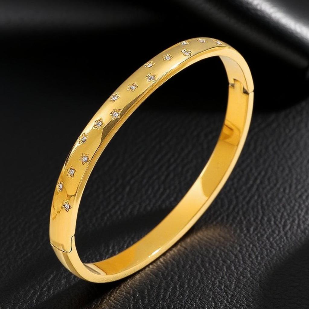 European INS Style 18K Gold Titanium Steel Star Buckle Bracelet - Fashionable, High-End Light Luxury Design