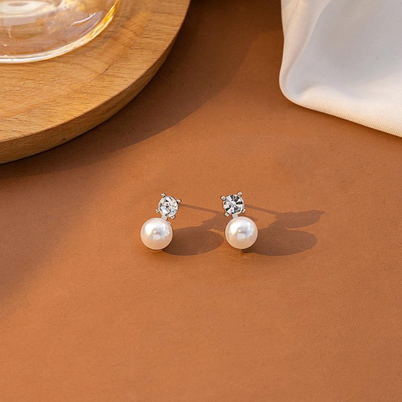 Simple And Sweet Cherry Pearl Earrings, Small And Cute Round Ear Clips, Exquisite Diamond-Set Leaf Earrings.