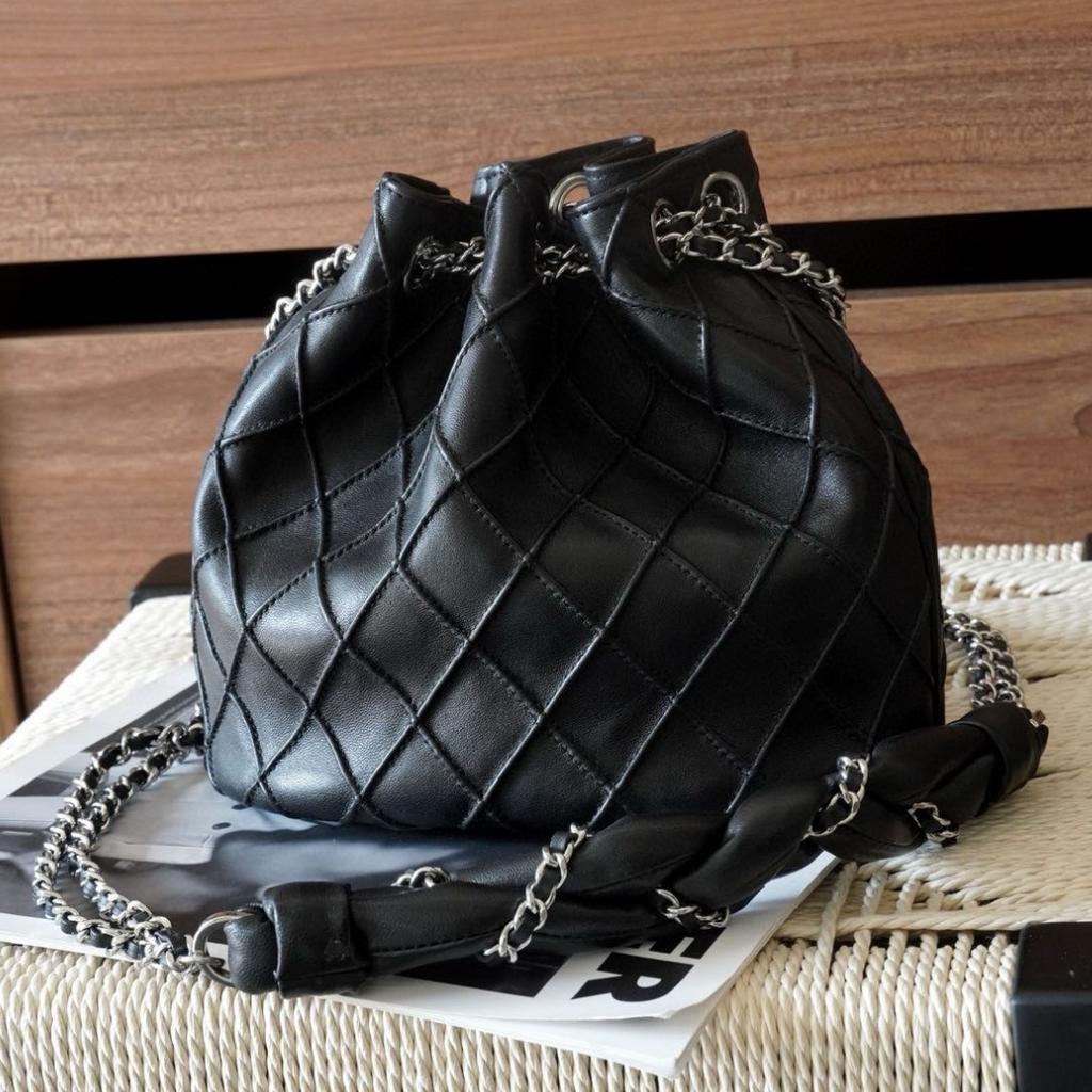 Mittelalterliche Beuteltasche, hochwertige Lammleder-Einschulter-Umhängetasche, echte Leder-Rauten-Drehketten-Tasche für Damen