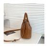 IELGY Retro Oil Wax Leather Simple Mori Style Shoulder Messenger Bag