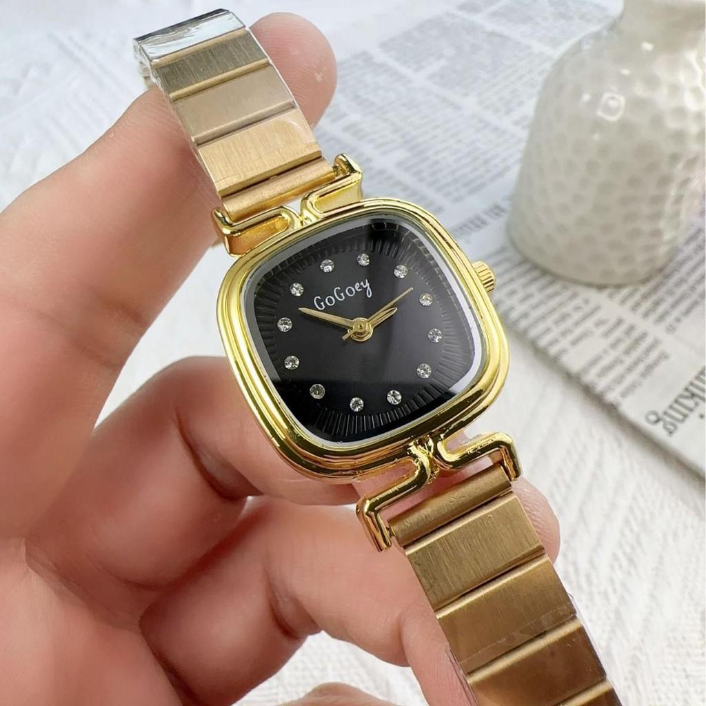 Pre-owned Petite Ladies’ Square Steel Band Watch – Classic Design