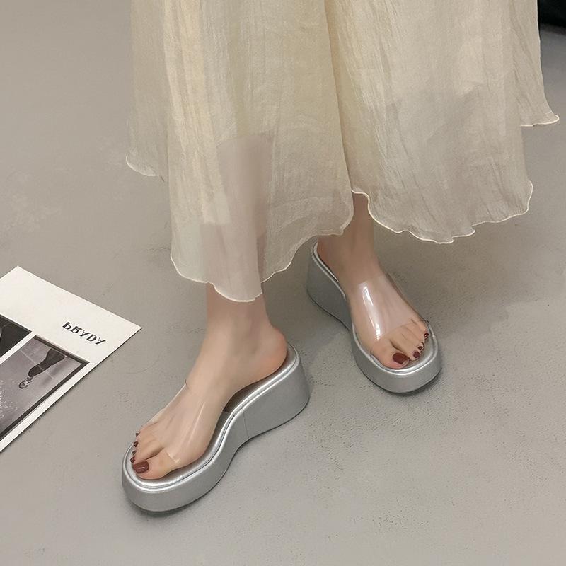 Muffin tjocksulade coola tofflor fé-skor 2025 ny sommar mode ytterkläder kilklack höjande transparent bälte sandaler