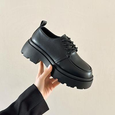 Sapatos baixos de plataforma estilo britânico de couro pequeno para mulheres 2025 nova primavera e verão versátil preto jk sapatos únicos mocassins muffin maré ins