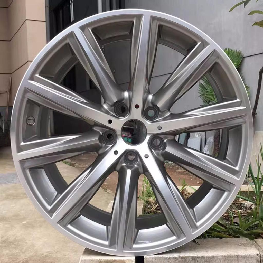 Compatible with BMW 5 Series 525li, 535, 520, 530, and 528 wheels; available in 17", 18", and 19" aluminum alloy rims and tires.