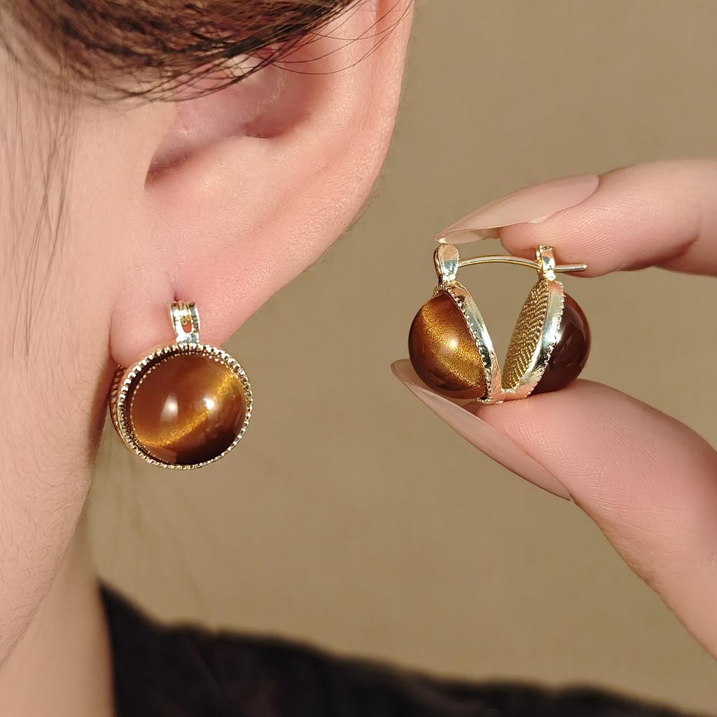 Hong Kong Style Autumn And Winter Tiger'S Eye Stone Maillard Semi-Round Ear Buckle, Light Luxury High-End Caramel Chestnut Niche Temperament Earrings