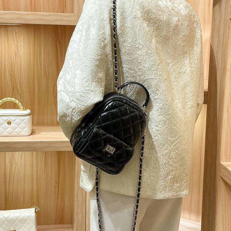 Leather Diamond Grid Chain Backpack for Women, New Fashionable Spring and Summer Small Fragrance Design, Niche Travel Backpack