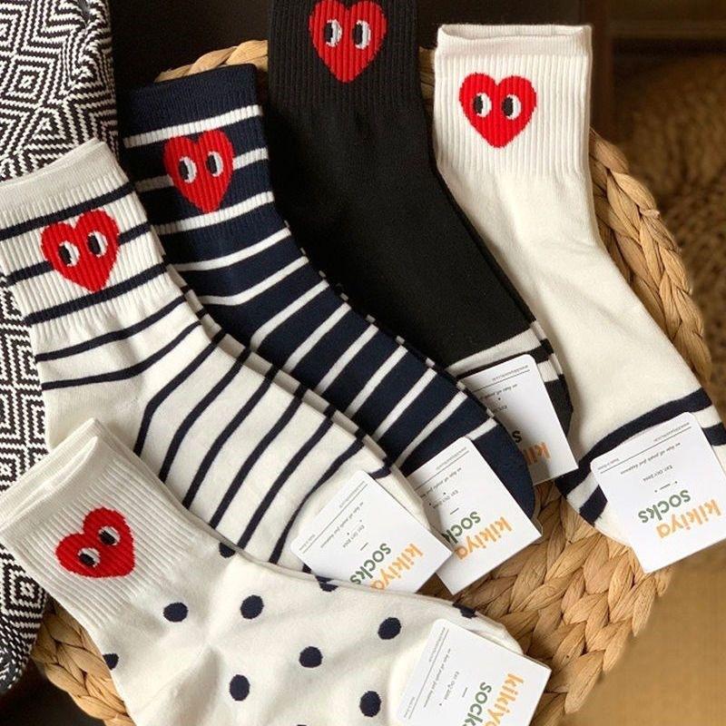 

Японско-корейские носки до середины икры в сердечки и горошек - Коллекция KIKI Четыре сезона White Heart Polka Dot