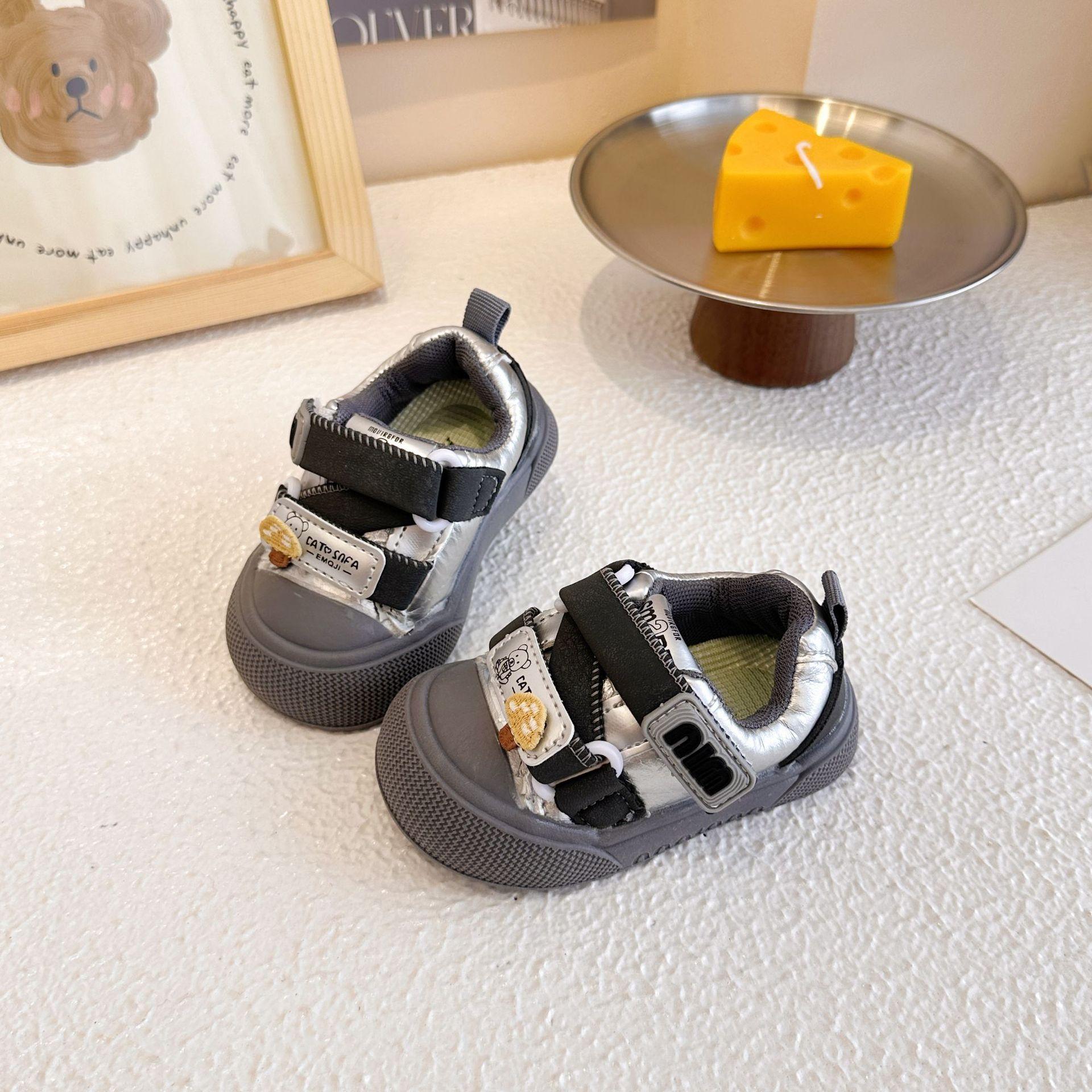 

Повседневные кроссовки на липучках для девочек, новинка весны и осени 2025 года, легкие кеды для мальчиков 17