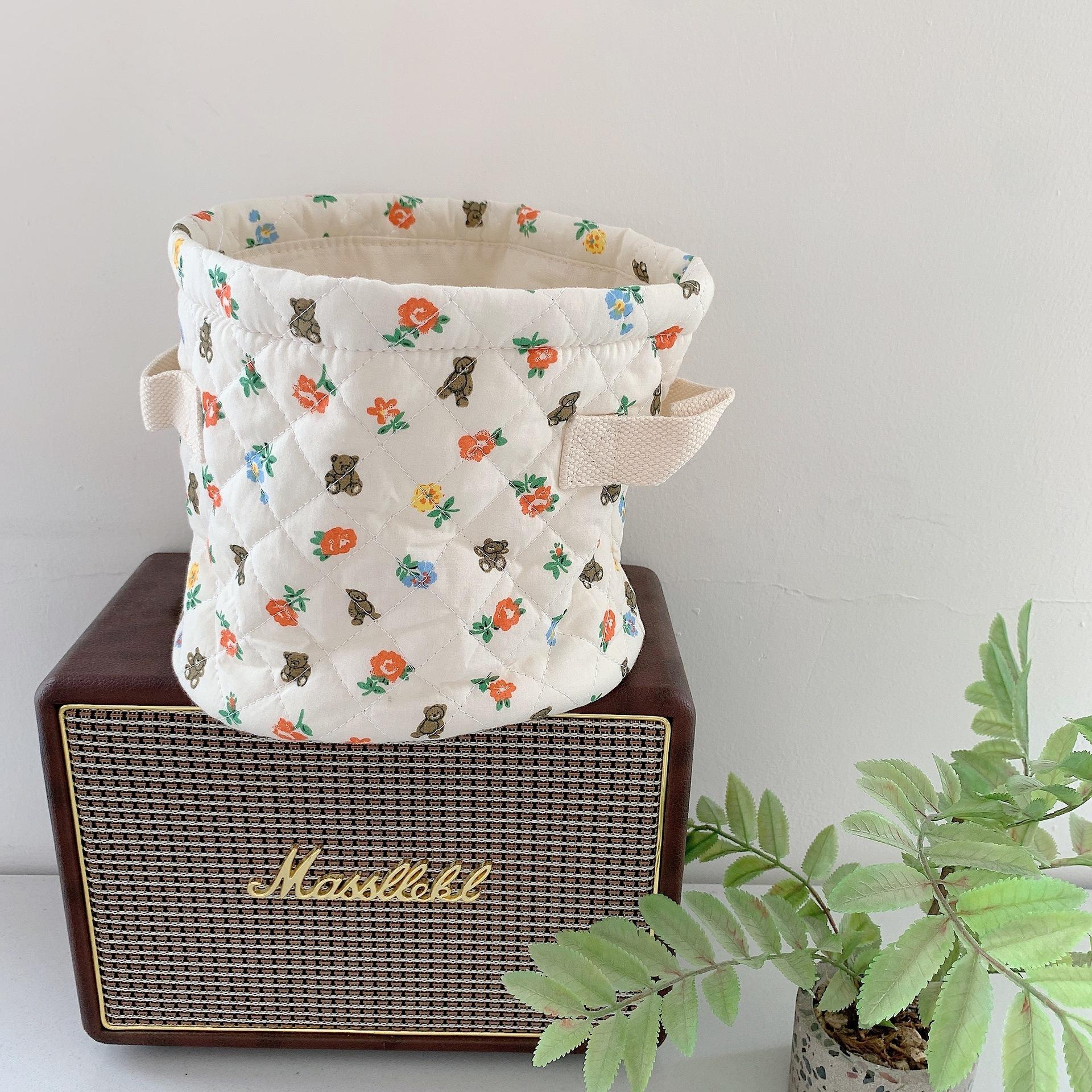 

Cotton Portable Versatile Cosmetic Bag For Skincare Product And Essential Makeup StyleA