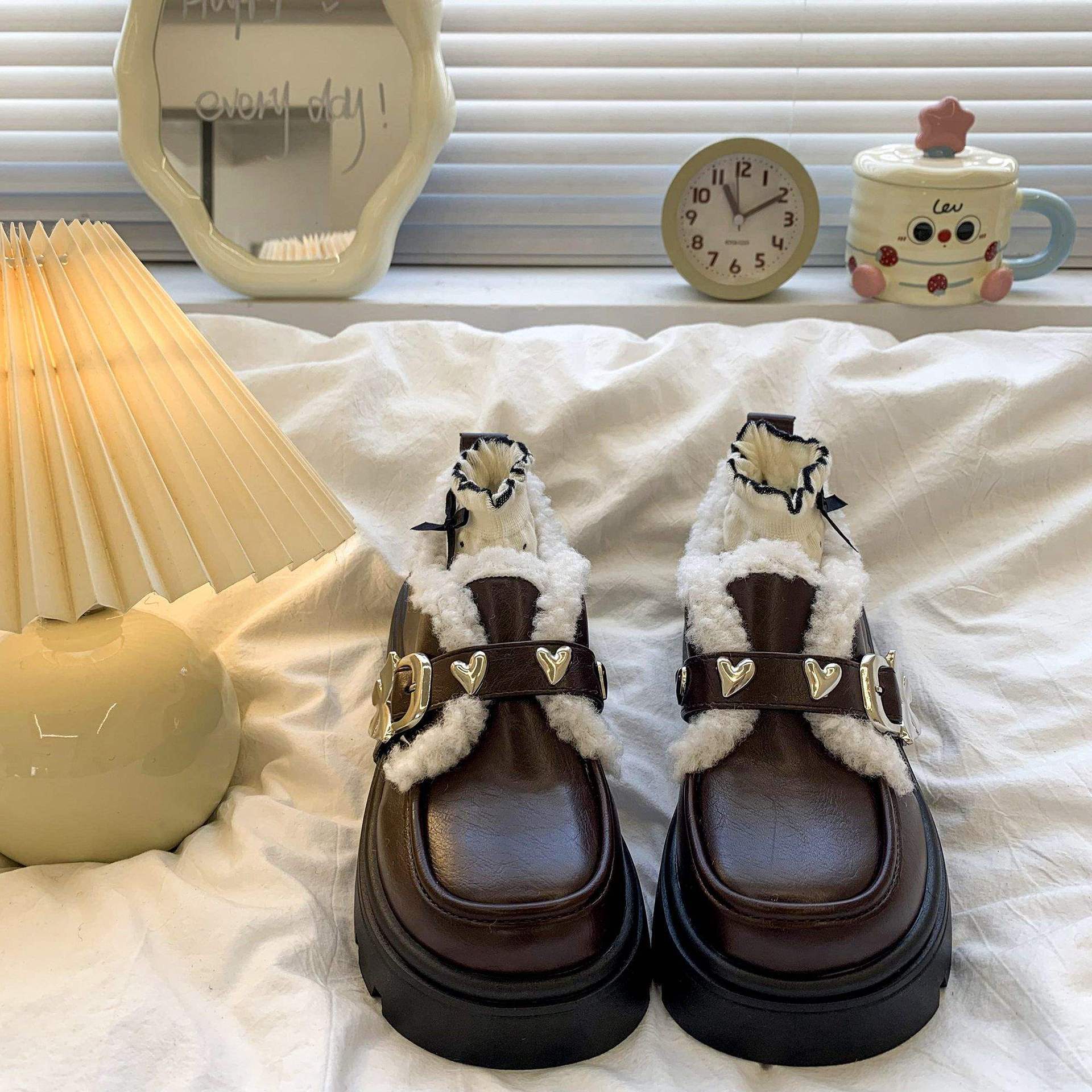 

Коричневые бархатные маленькие кожаные туфли для женской коллекции осень-зима 2025, новые, в стиле ретро, британском стиле, с японским круглым носком, Мэри Джейн, лоферы, хлопковые туфли 39