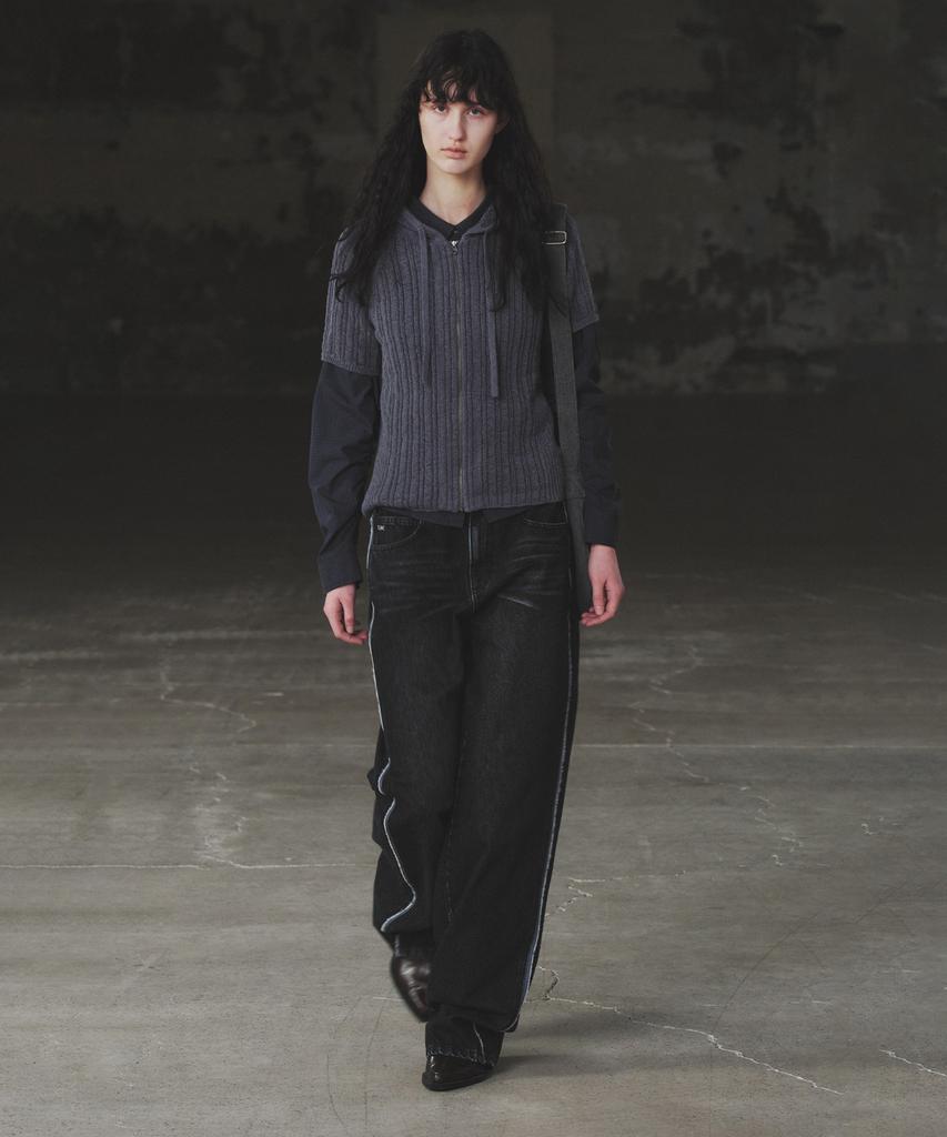 INSILENCE WOMEN Sideline Cut Denim Black