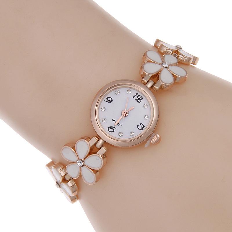 Women Flower Bracelet Quartz Watch Rose Gold Rhinestone Round Dial Elegant Floral Link Band Ladies Daily Party Wristwatch