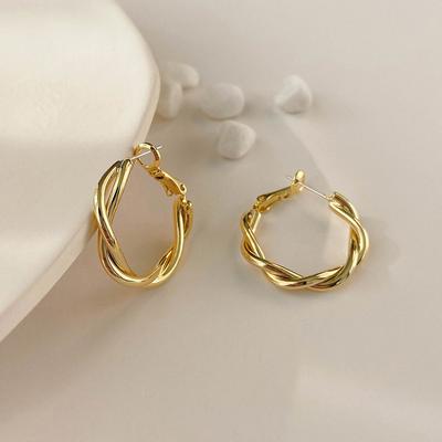 Metal Twist Earrings Ins Niche Design Sense Irregular Gold Earrings Temperament Light Luxury Earrings