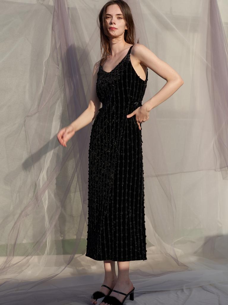 Sorry, Too Much Love Hollywood Ornament Velvet Dress_Black