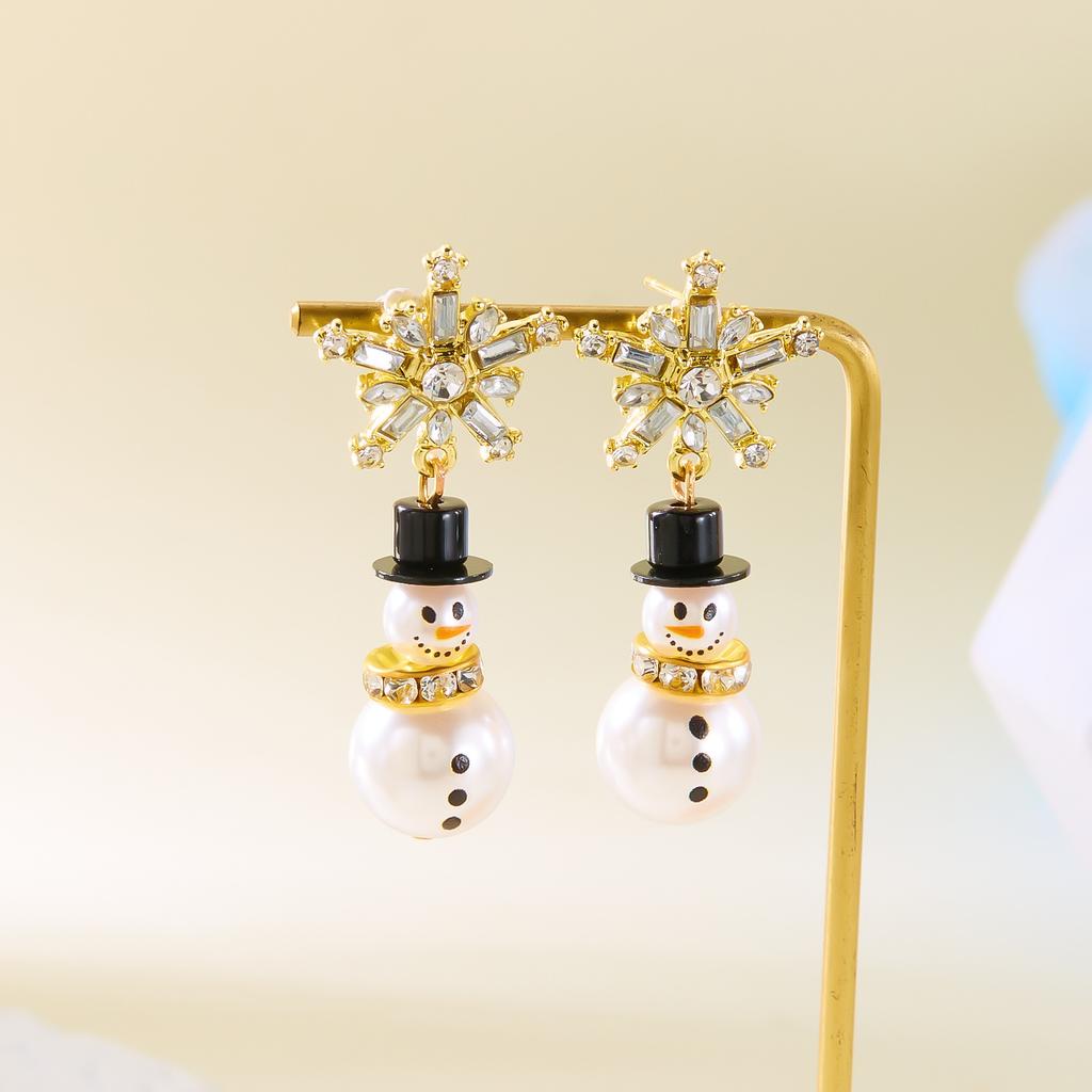 1 Pair of Fashion Christmas New Year Earrings Creative Pearl and Diamond Snowflake Snowman Christmas Earrings Crystal Holiday Ear Hook Zircon Earrings