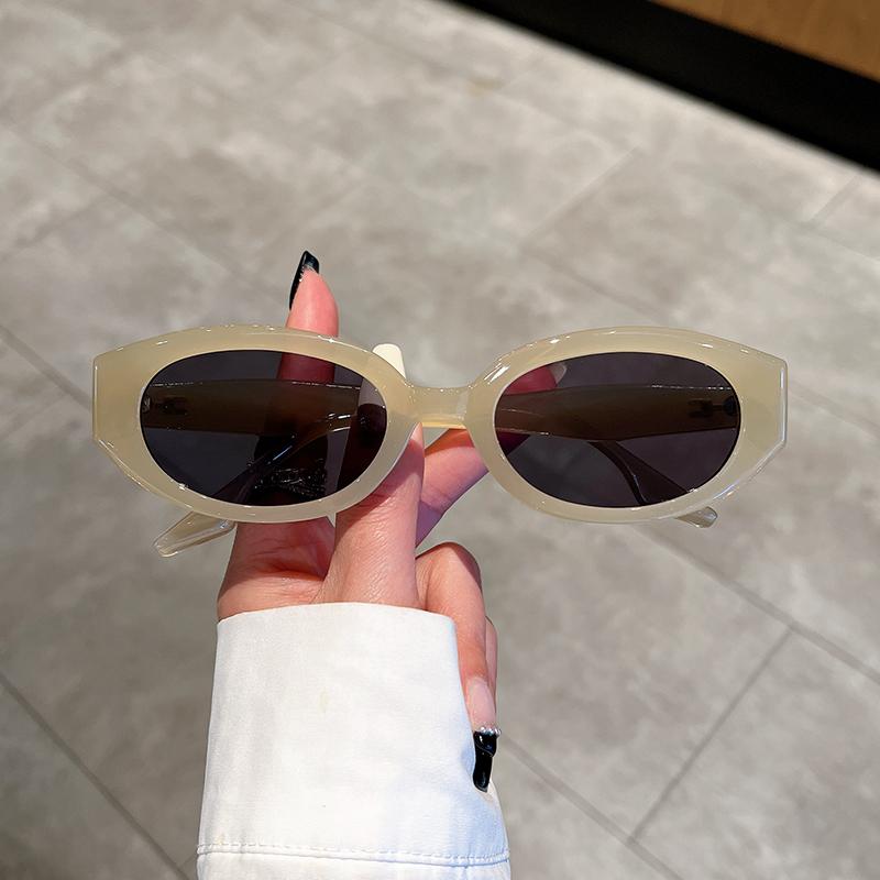 KAMMPT Vintage Oval Sunglasses Women Fashion Retro Female Sun Glasses New in Trendy Luxury Brand Designer Lady Shades Eyewear