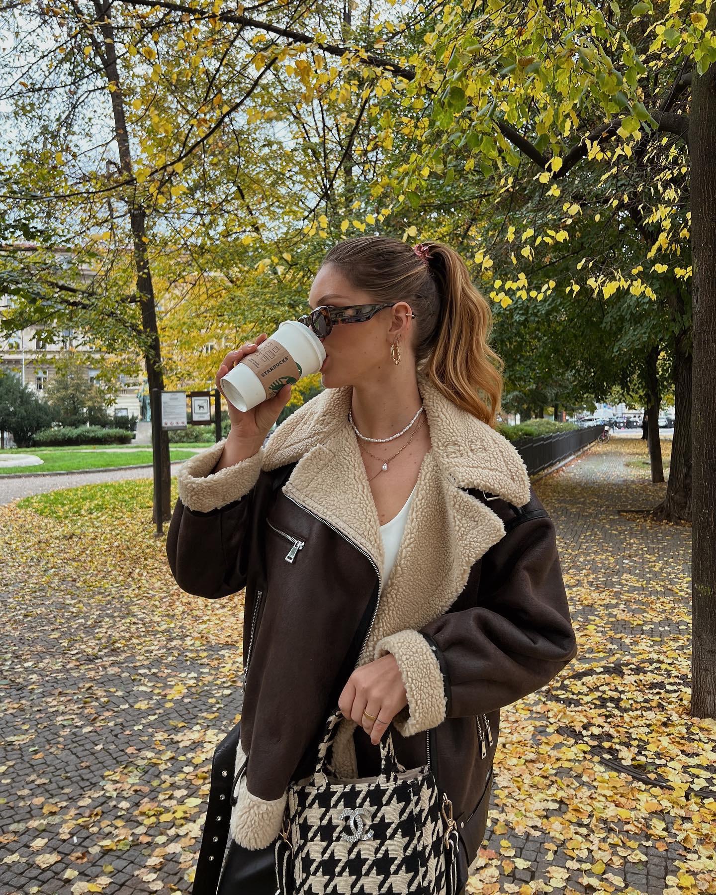 

Женская французская меховая куртка с несколькими молниями в европейском и американском стиле XL темно-коричневого