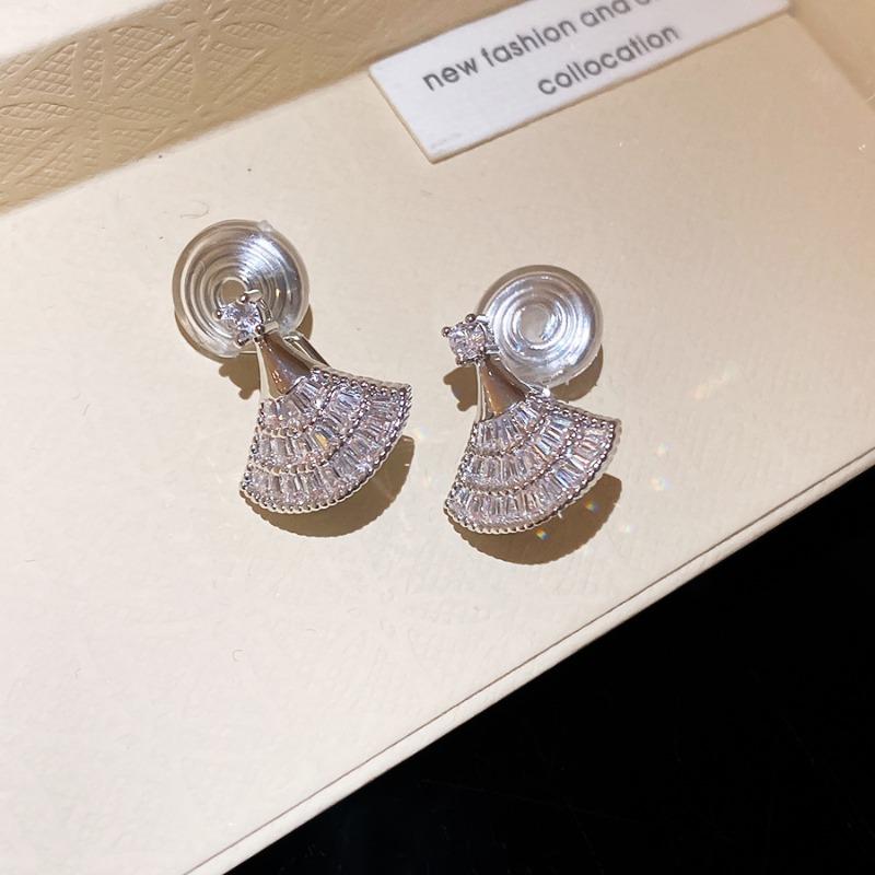 K Real Gold Electroplated Silver Needle Zircon Fan Stud Earrings, Earrings, Casual Simple Temperament Earrings, Light Luxury Niche Earrings.
