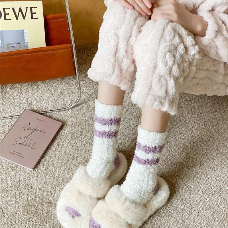No hair loss coral fleece socks women's winter fleece sports home floor socks sleep warm medium tube socks two bars