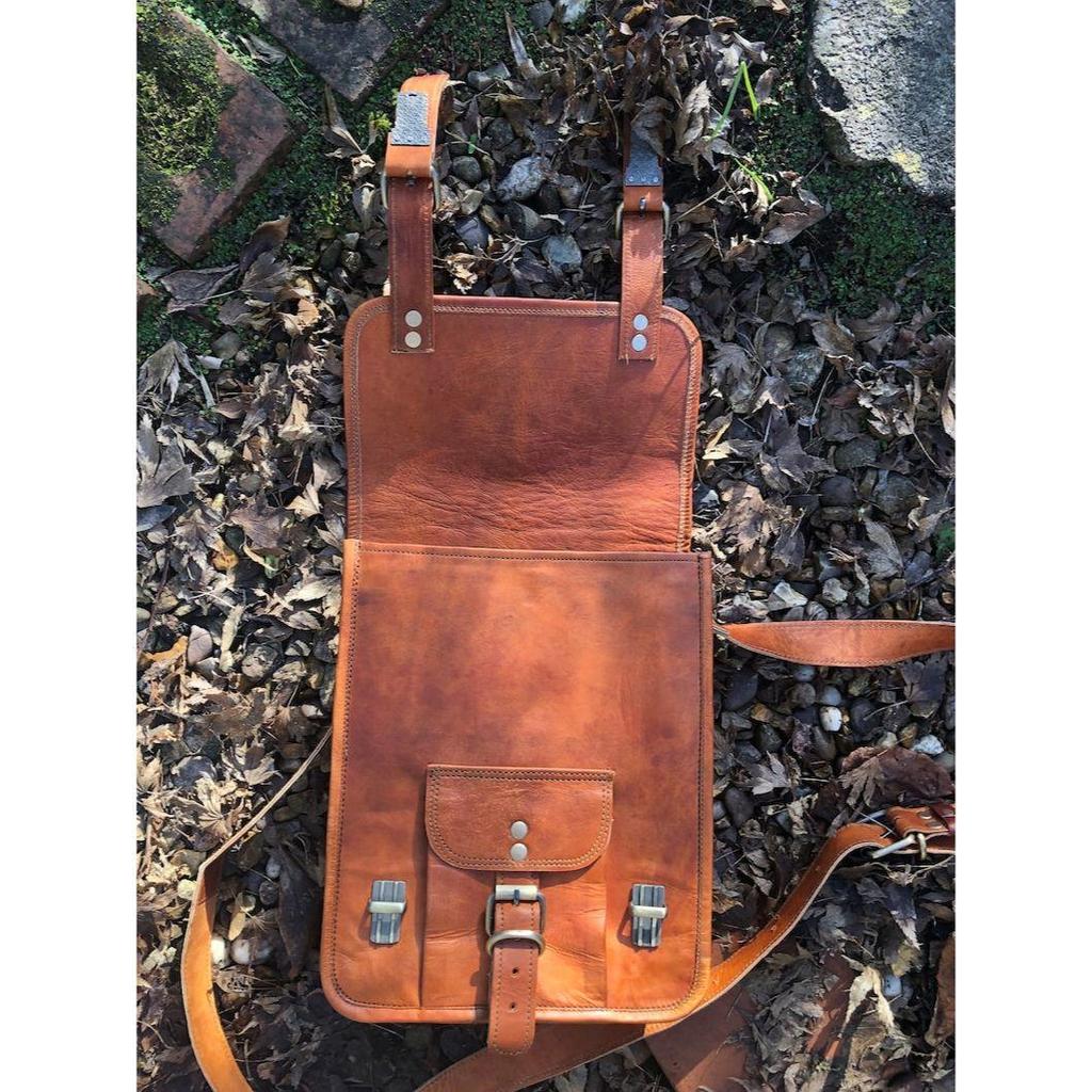Cool leather shoulder bag, leather bag + handle, stylish leather messenger, crossbody/shoulder bag, unisex leather satchel, fairtrade purse