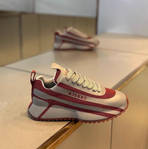Neue bequeme Schuhe, Sportschuhe sind bequem und atmungsaktiv xlz