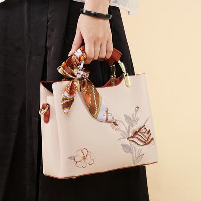 Sac à main brodé à fleurs grande capacité pour femmes 2025 nouveau sac à bandoulière messager pour mère pour femmes sens senior
