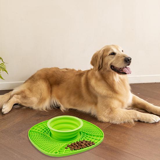 Pet Slow Feeder Mat Collapsible Silicone Dog Food Bowl with Lick Mat Slow Feeding Puzzle Bowl for Dogs And Cats