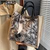 Large Capacity Canvas Bag Fashionable Commuter Shopping Bag Handbag Single Shoulder Tote Bag