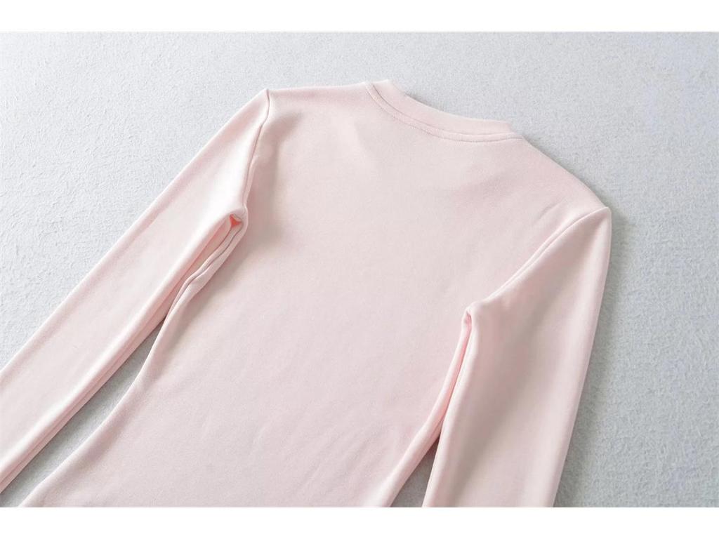 Women's American-Style Long Sleeve Fitted T-Shirt with Stylish Shoulders, Perfect for Autumn and Winter, Imitation Wool Base Layer.
