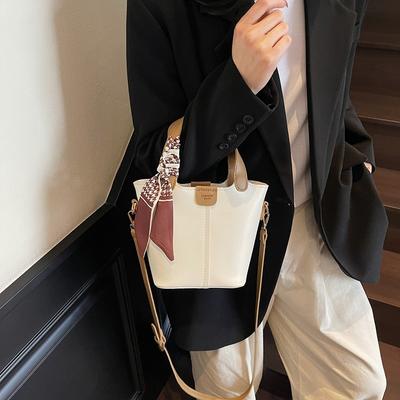 Moteriškos rankinės – Per petį nešiojami krepšiai