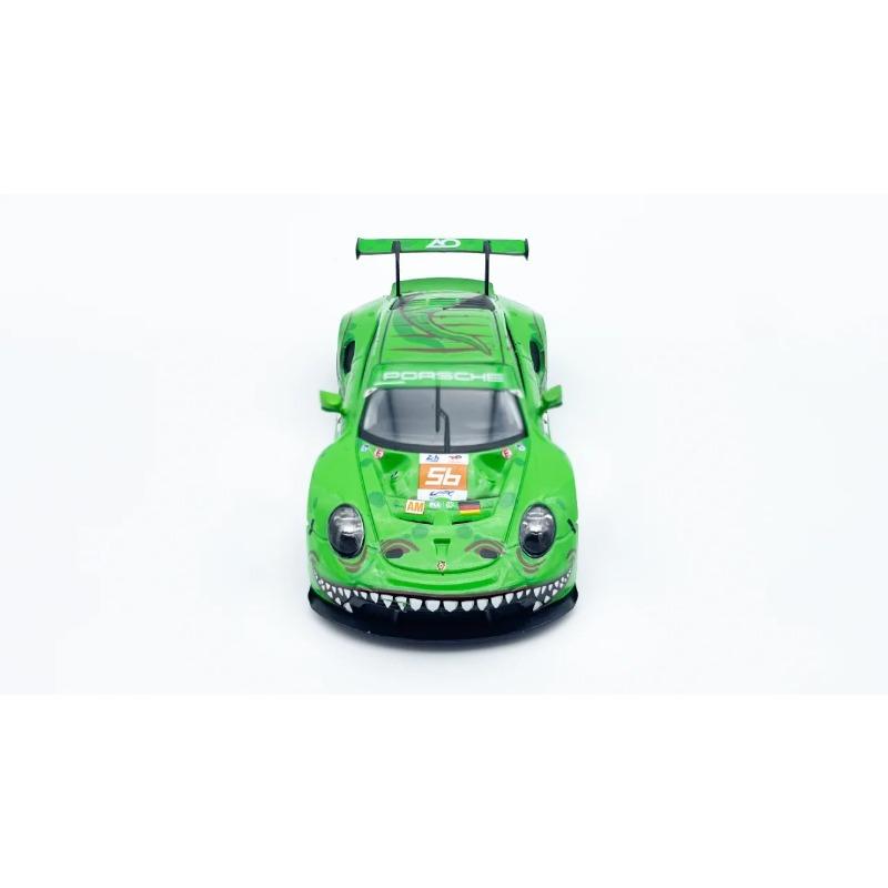 JEQU7 Spark 1:64 Porsche 911 RSR AO Racing 2023 Le Mans 56 Rexy Roxy Diecast Modellauto