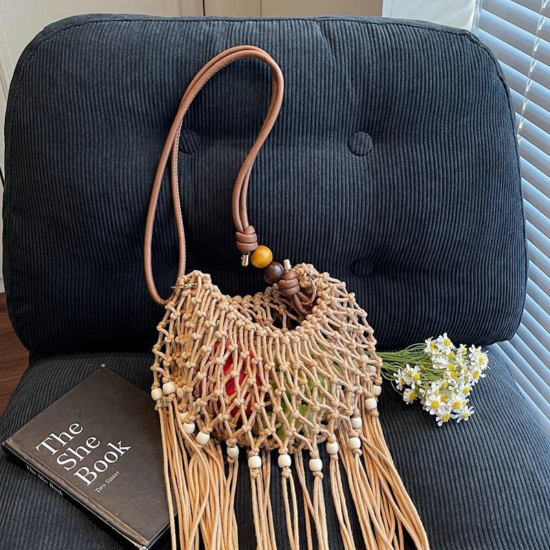 2025 Summer Hollow Out Shoulder Bags Weaving Beach Straw Bags Large Capacity Tassel Shoulder Crossbody Bags Vacation Handbags