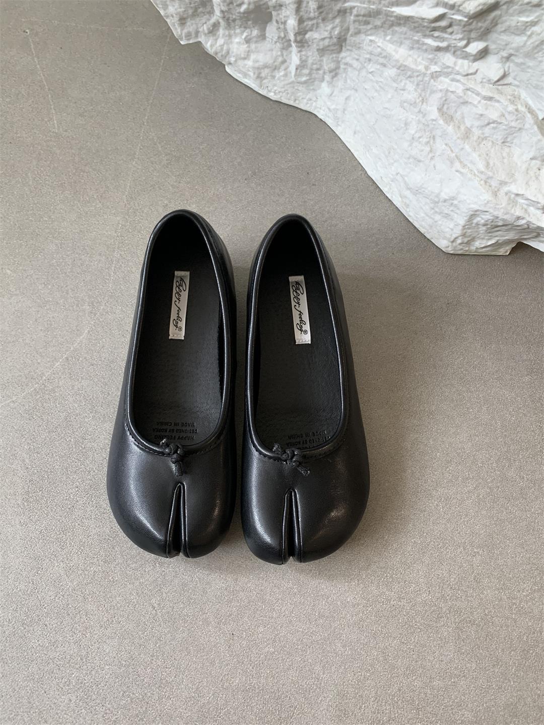 Женские балетки из мягкой кожи с раздельным носком и толстой подошвой высотой 5 см веснаосень 2024 г Size 40 3330₽