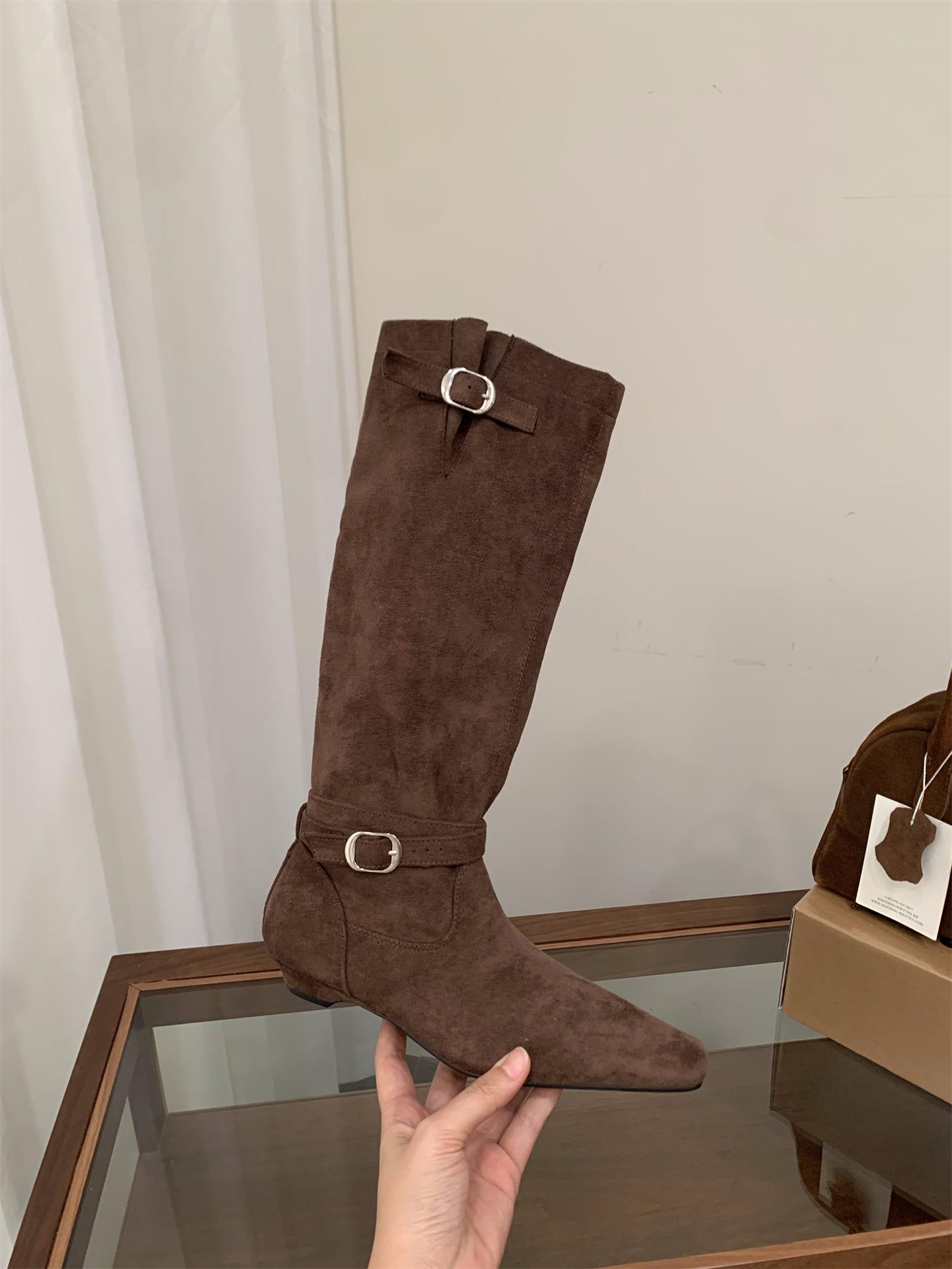 

Coarse Heel Suede Brown Skinny Boots Women s Boots 2025 New Autumn and Winter Square Head Pile Boots Knight Boots 39 коричневый