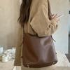 Retro large-capacity commuter bag New trendy bucket bag Versatile shoulder messenger bag Tote bag women
