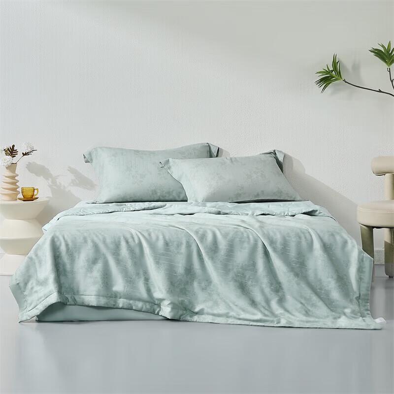 Mercury Home Textiles Washable Cool-Touch Summer Comforter