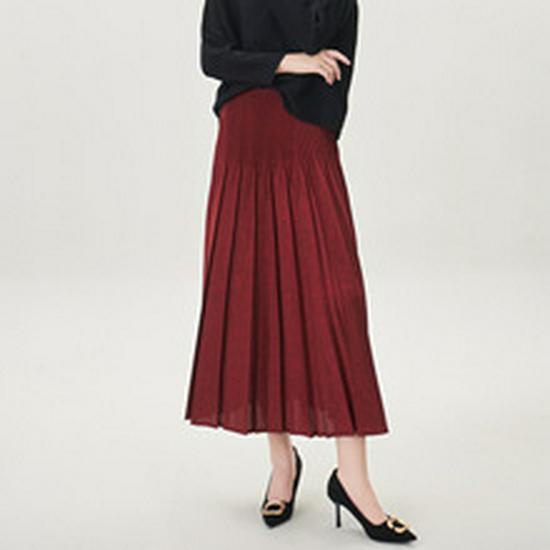 Miyake Pleated Women's Summer Two-Piece Suit - Elegant Age-Reducing Set