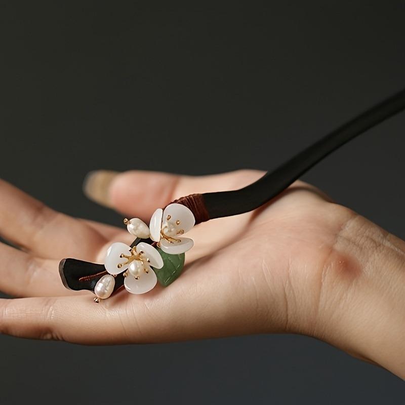 New Chinese Style Wooden Antique Style White Magnolia Flower Hairpin Back of the Head Coiled Hair Tied Hair Qipao Hanfu Hairpin