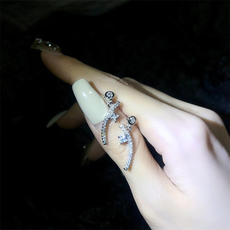 Elegant French-Style Curved Line Ear Studs - Unique Earrings for a Charming and Sweet Look