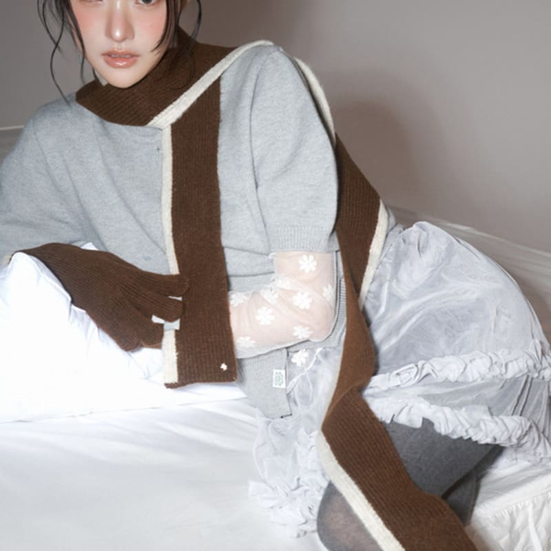 

RECLOW ЗАМОРОЖЕННЫЙ КОМПЛЕКТ ПЕРЧАТОК-МУФТ КОКОА PACKAGE BOX (gift wrapping available) (5,000 won)