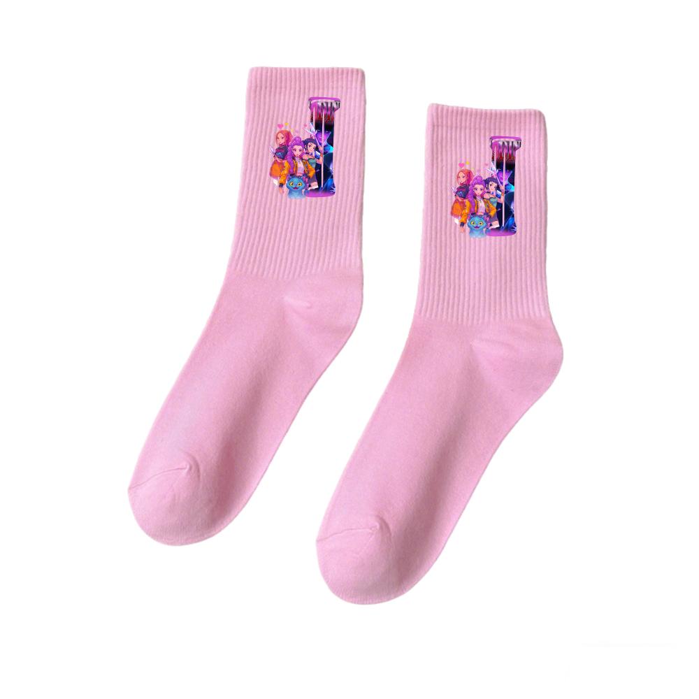 Chaussettes Adorables Kpop Chasseurs de Démons Lettre A-Z Chaussettes d'Étudiant pour Sports d'Extérieur Saison d'Automne Saison Froide Chaussettes Chaudes Chaussettes Mi-Mollet pour Filles Cadeaux pour Enfants