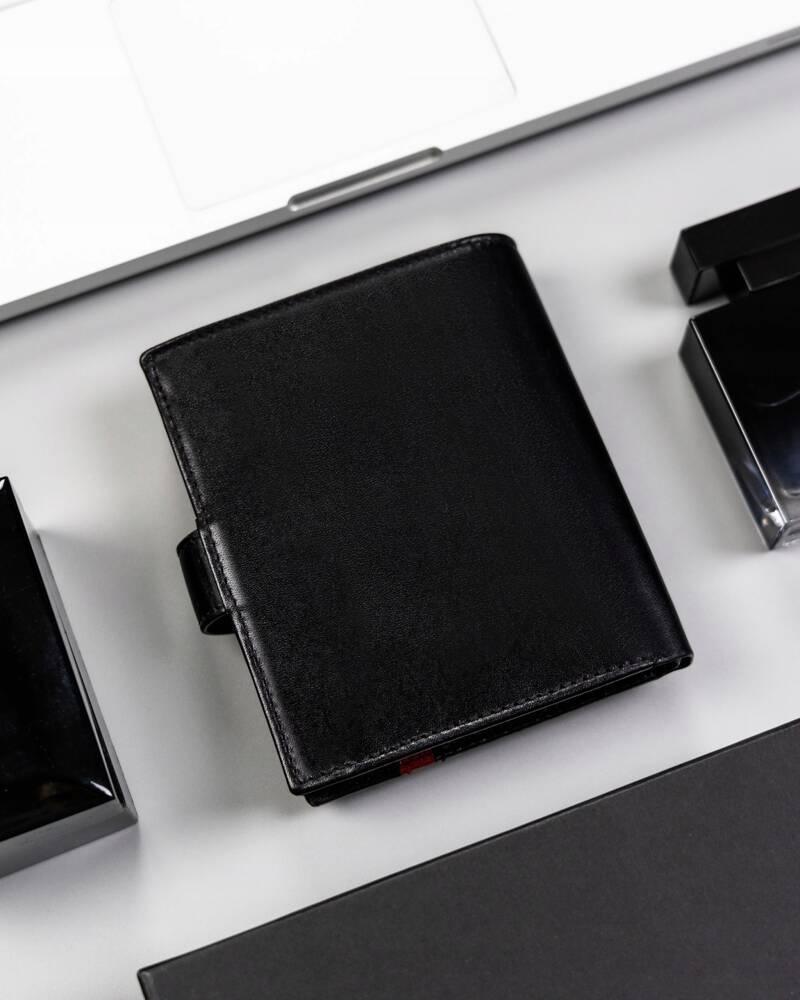 Large Leather Men's Wallet with Snap Closure - Rovicky