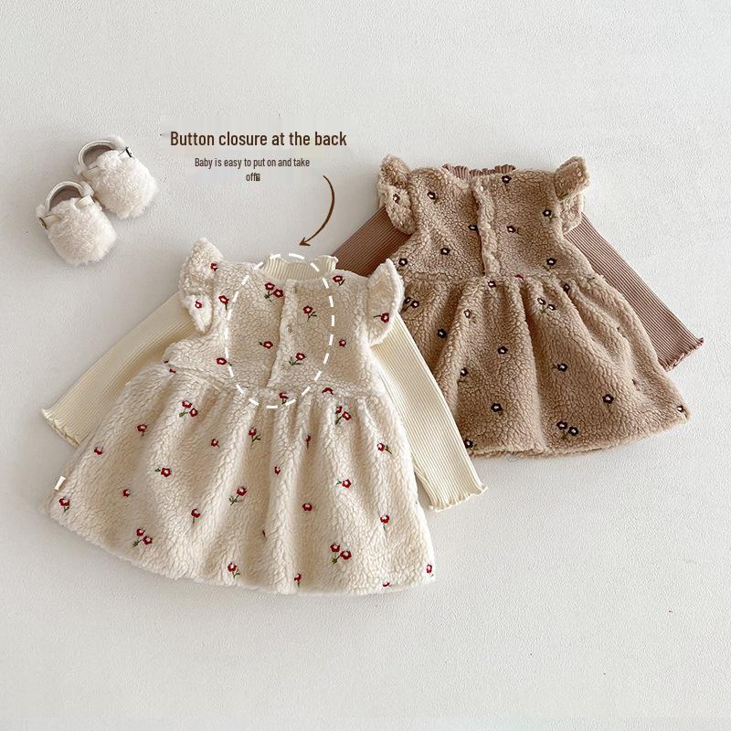 2025 Sweet Princess Winter Dress: Korean Style Flutter Sleeve with Embroidered Velvet Skirt for Girls