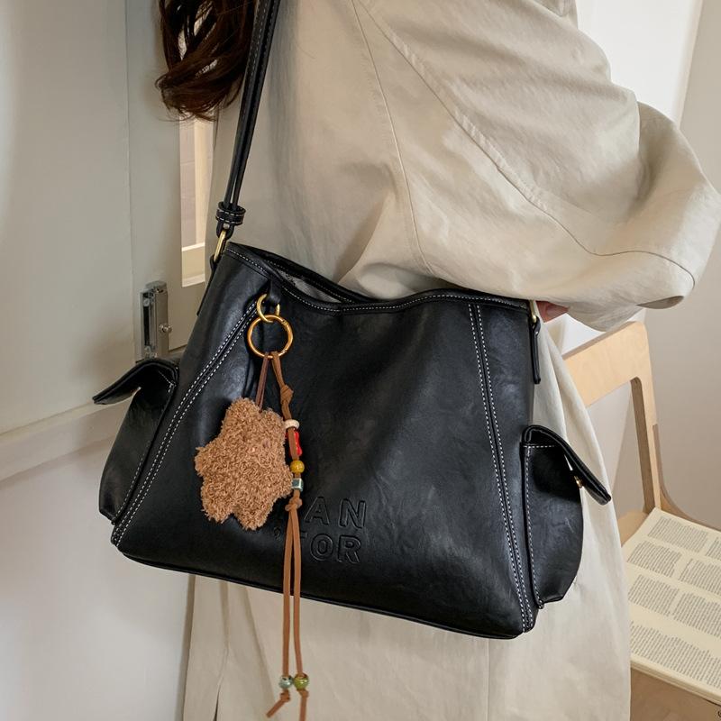 Korean Niche Retro Versatile Tote Bag Women's 2025 Autumn New Popular Fashion Casual Shoulder Messenger Bag