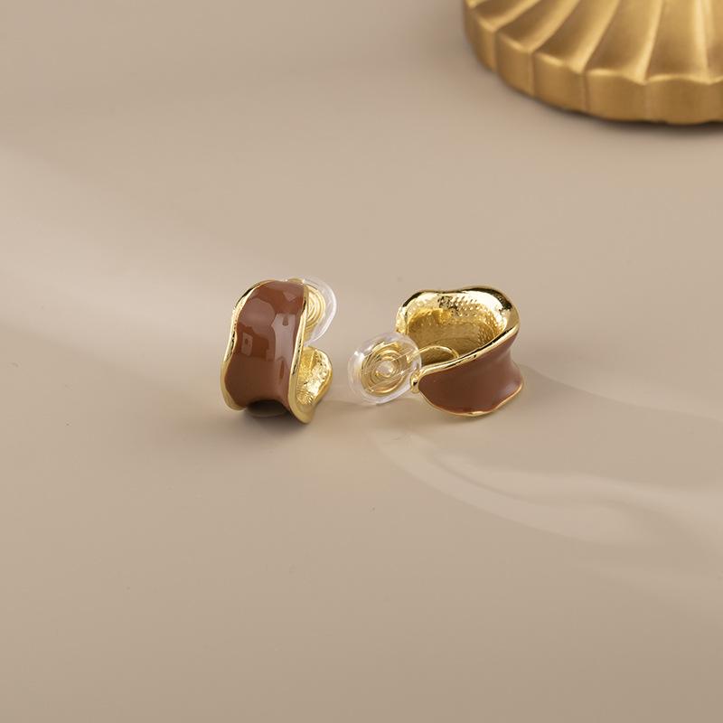 

Кофейные C-образные металлические эмалированные серьги, модные спирали от комаров без пирсинга, винтажные серьги-клипсы