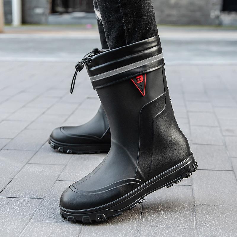 Water shoes men's medium tube waterproof and non-slip soft sole fleece rain shoes men's fishing shoes rain boots takeaway rider work rubber shoes