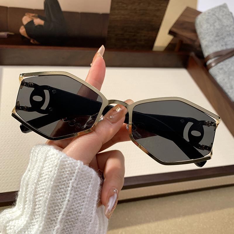 New Sunglasses Diamond Frame Metal Accessories Sunglasses Ultraviolet Rays High-end Outdoor Sunglasses