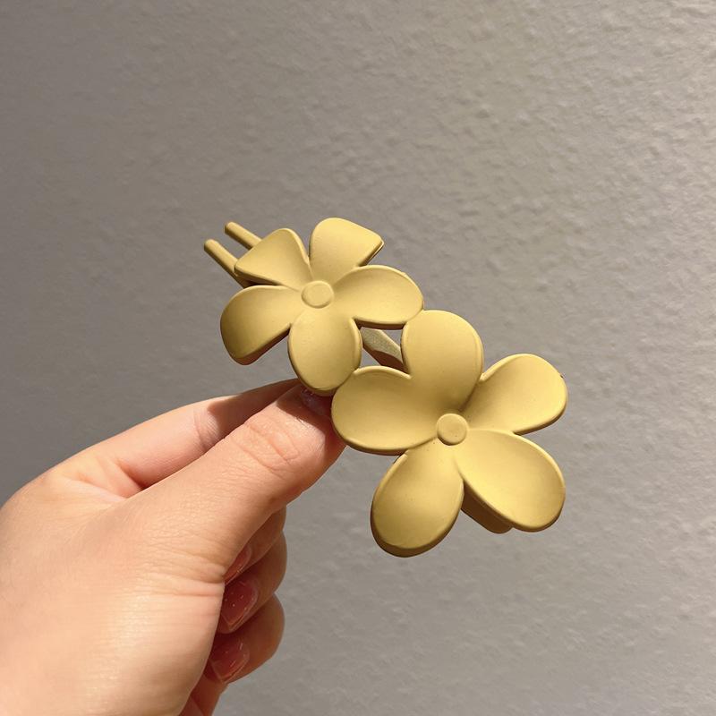 Frosted Flower Hair Clip Claws Matte Hair Claw Clips For Women Girls Thin Thick Curly Hair Girls Kids Hair Accessories Barrettes